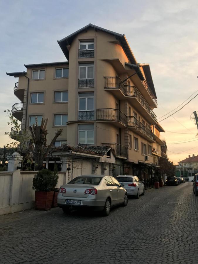 Arberia Hostel Prishtina Priştine Dış mekan fotoğraf